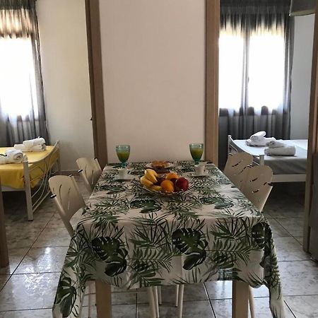 Kostas Apartment Ierissós Esterno foto